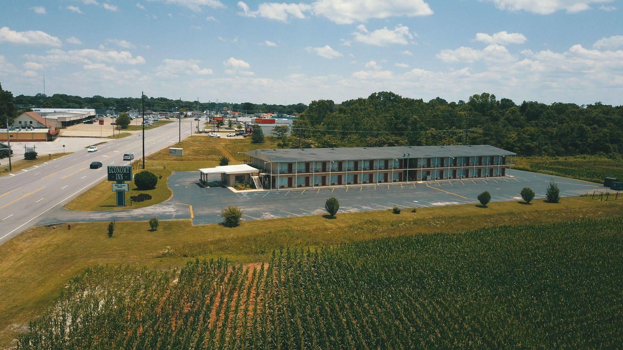 Economy Inn Rogersville Exteriör bild